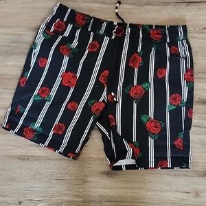 Black Roses shorts
Drill Clothing